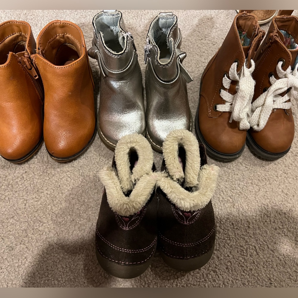 Lot of girls boots